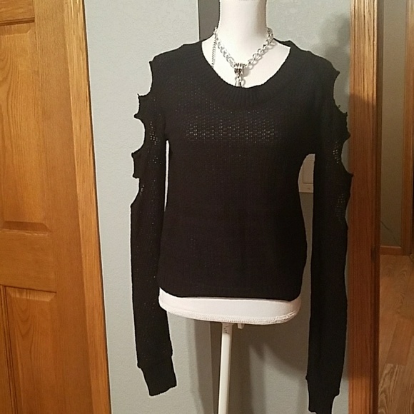 Bellisimo Tops - Cut out top Sz S